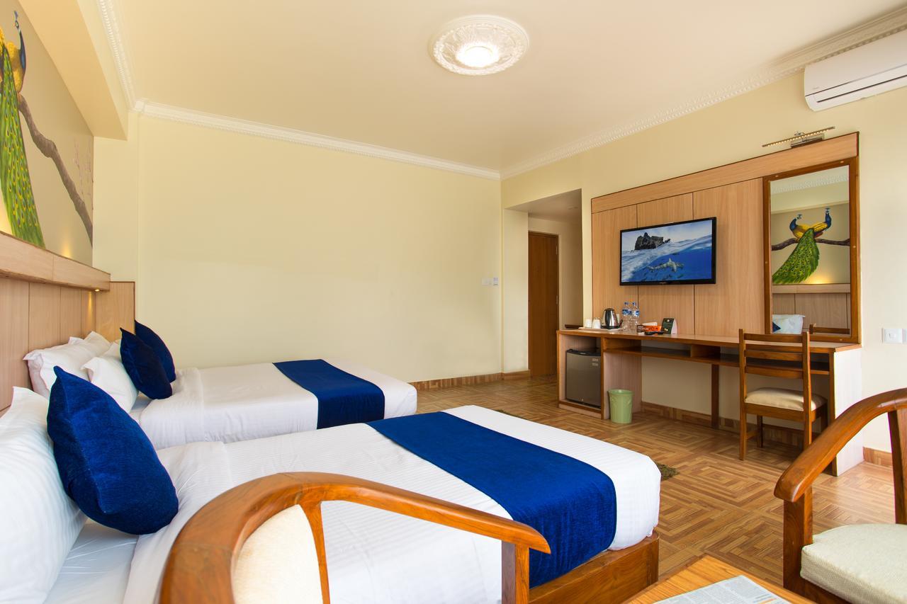 Hotel White Pearl Pokhara Exterior photo