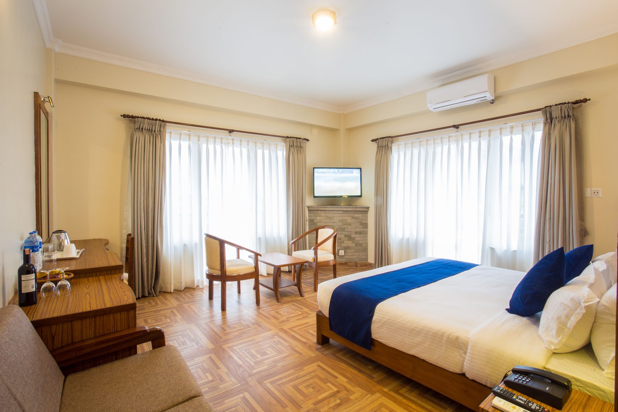 Hotel White Pearl Pokhara Exterior photo